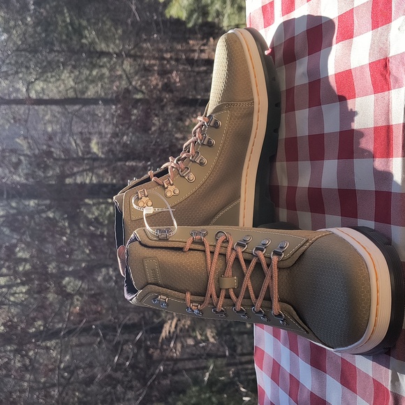 Dr. Martens Combs W Boots - Picture 6 of 9